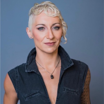 Lilly Ray headshot